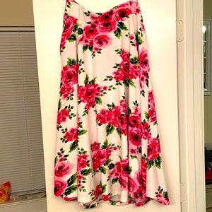 White Mark//White Midi Skirt with Pink Roses//Size XL